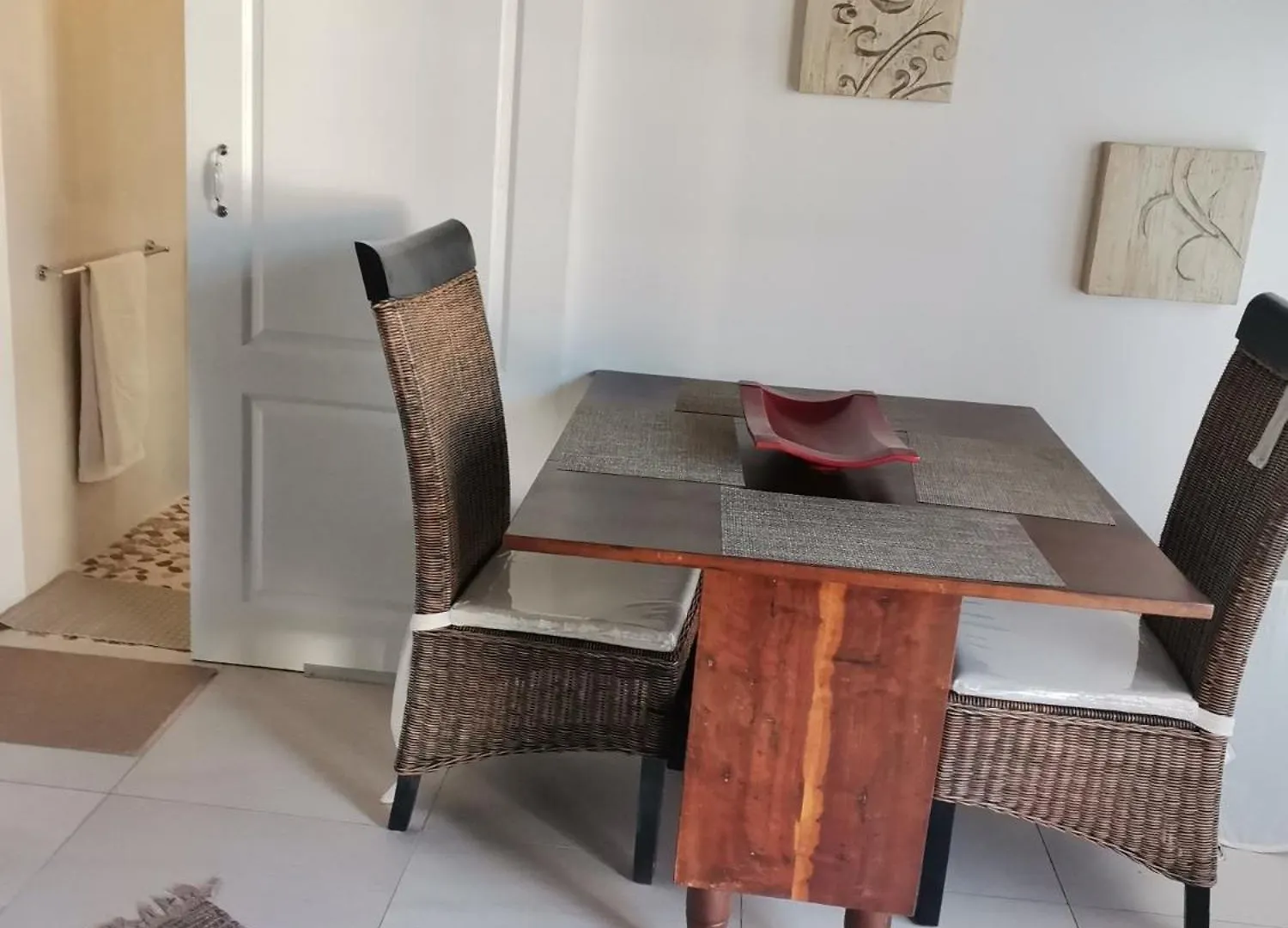 Pelican Place Guest Cottages Durbanville 4*,  Güney Afrika