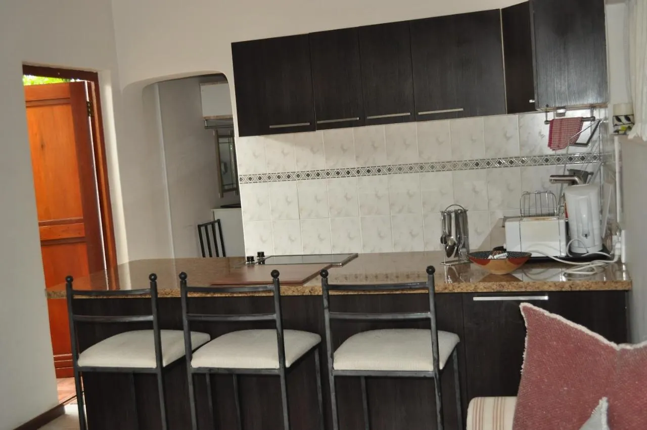 Konukevi Pelican Place Guest Cottages Durbanville