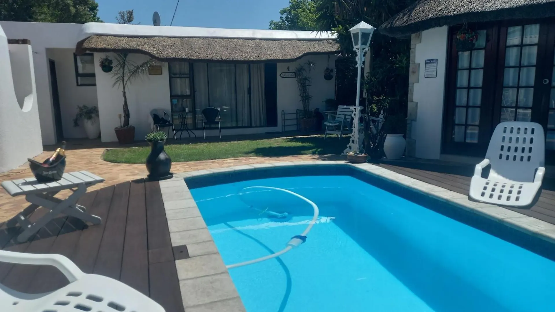 Pelican Place Guest Cottages Durbanville Πανσιόν