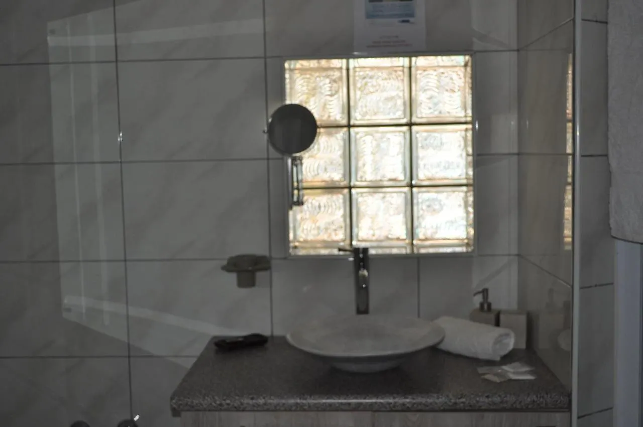 Pelican Place Guest Cottages Durbanville Πανσιόν