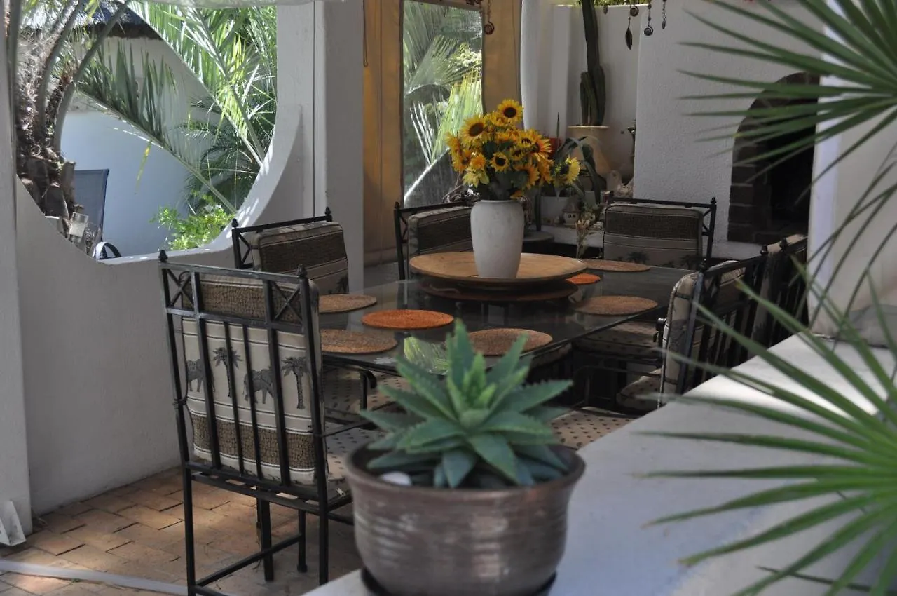 Pelican Place Guest Cottages Durbanville Πανσιόν